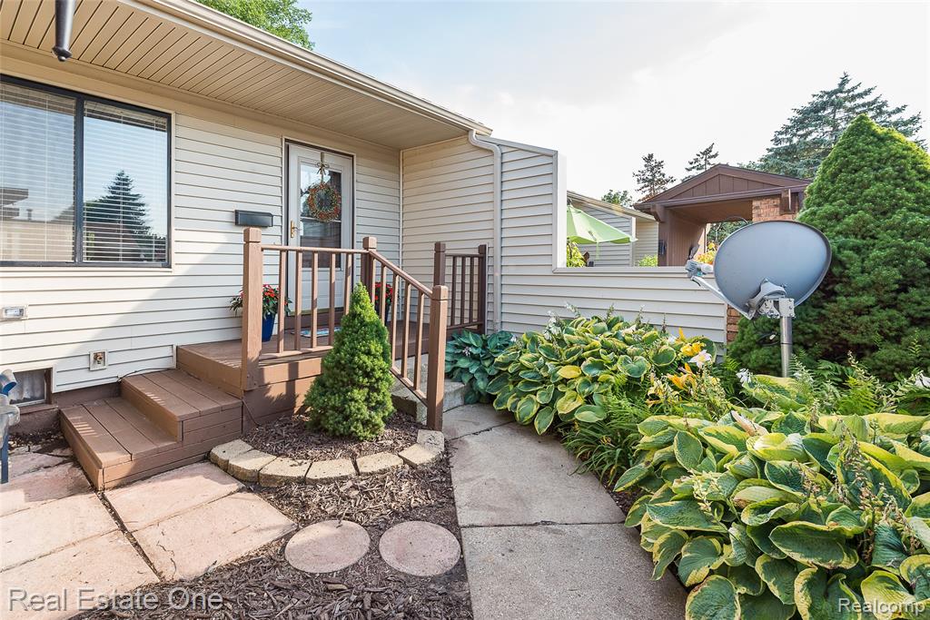 62177 TICONDEROGA, 4, South Lyon, MI 48178 — Photo 6