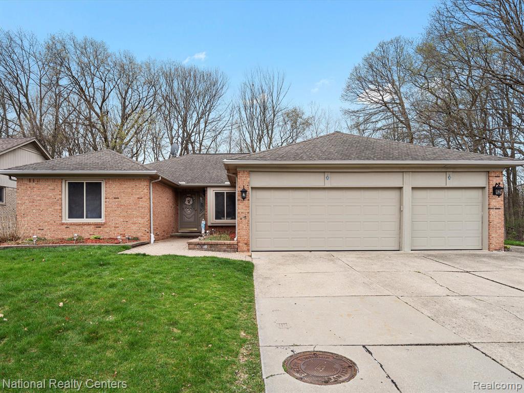 46369 SPRINGHILL Drive, Shelby Twp, MI 48317 — Photo 35