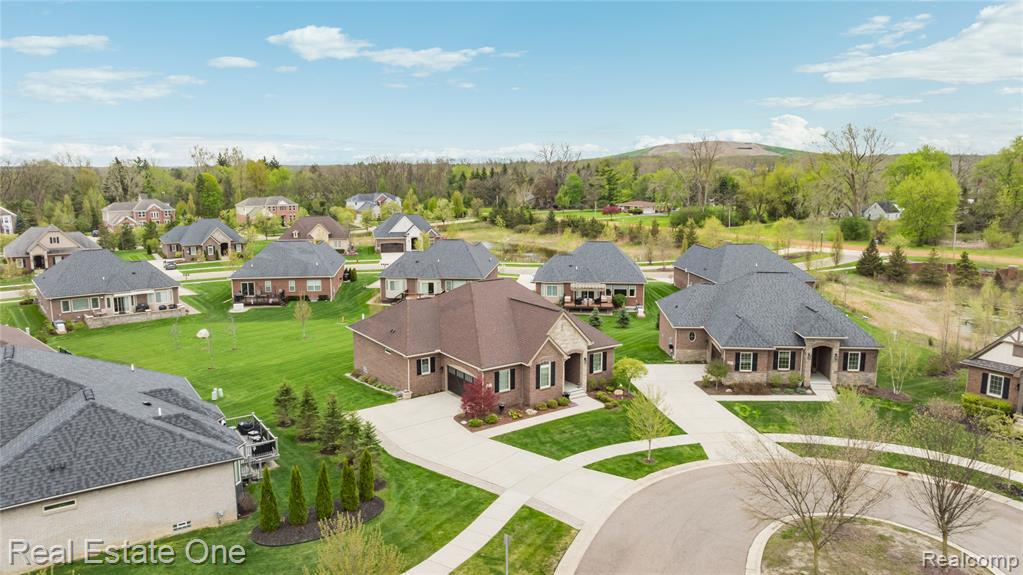 49031 Honey Tree Court Court, Northville, MI 48168 — Photo 52