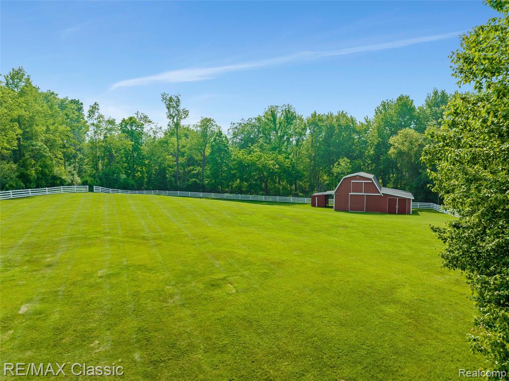8173 Earhart Road, South Lyon, MI 48178 — Photo 56