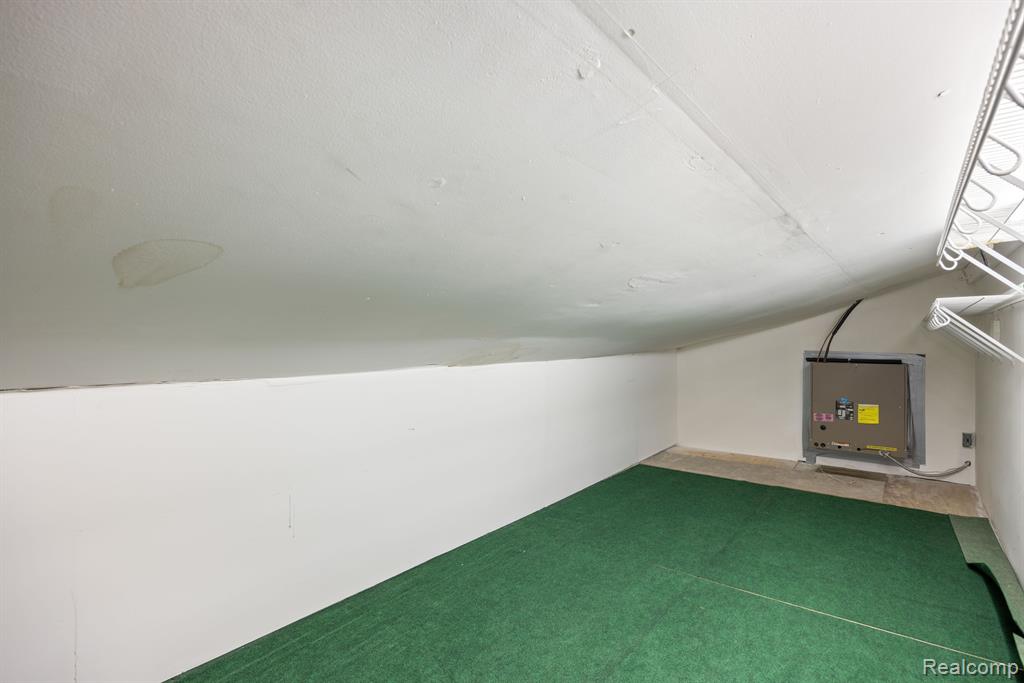48041 BAYSHORE Drive, Belleville, MI 48111 — Photo 29