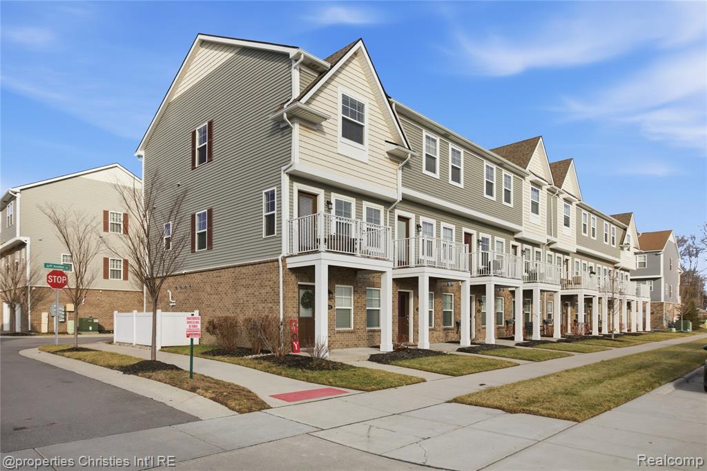 401 Jeff Keeton Drive, 40, Hazel Park, MI 48030 — Photo 2