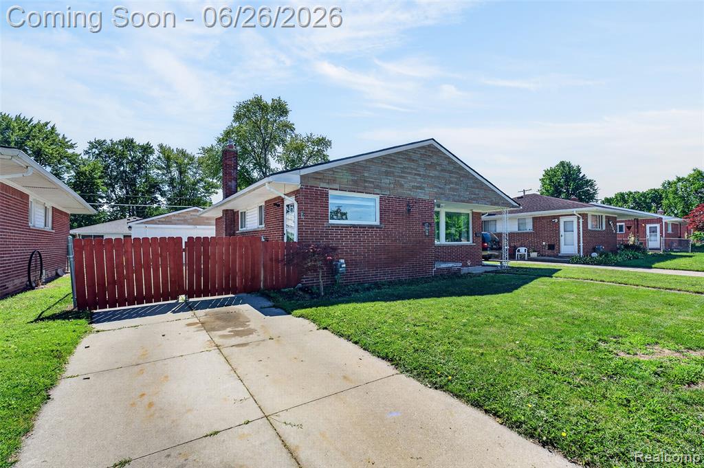 7660 Louise Court, Westland, MI — Photo 5