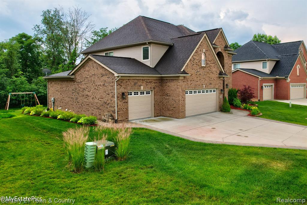 50784 SEVILLA Circle, Novi, MI — Photo 4