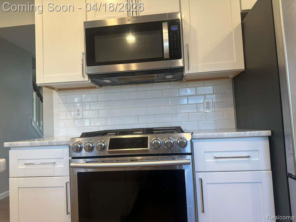 3960 Kings Point Drive, Troy, MI 48083 — Photo 5