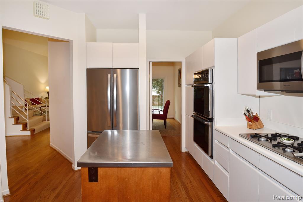 4074 Cranbrook Court, Bloomfield Hills, MI 48301 — Photo 15