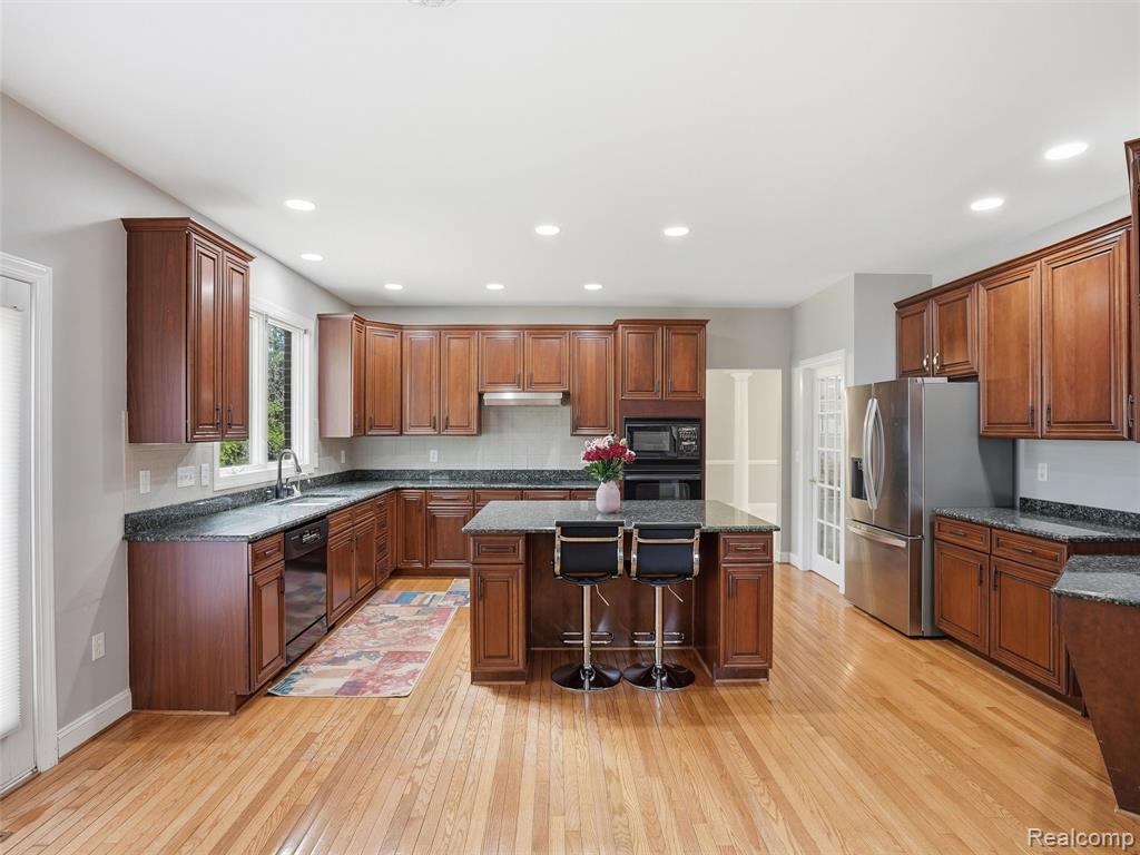 5318 Glenwood Creek, Clarkston, MI 48348 — Photo 17