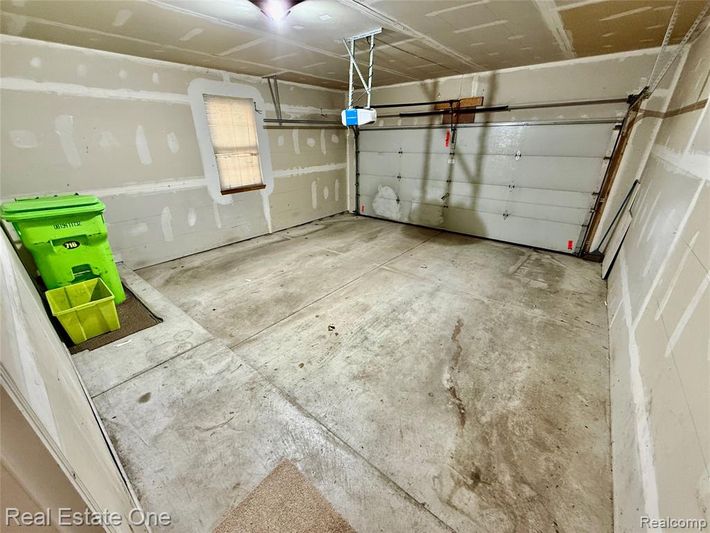 716 Palmer Drive, Pontiac, MI 48342 — Photo 29