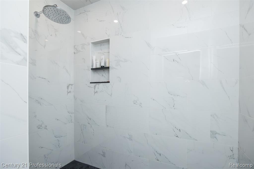 9095 S Saginaw Road, 5, Grand Blanc, MI 48439 — Photo 34