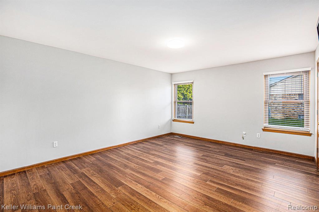 5055 Scarsdale Drive, Sterling Heights, MI 48310 — Photo 13