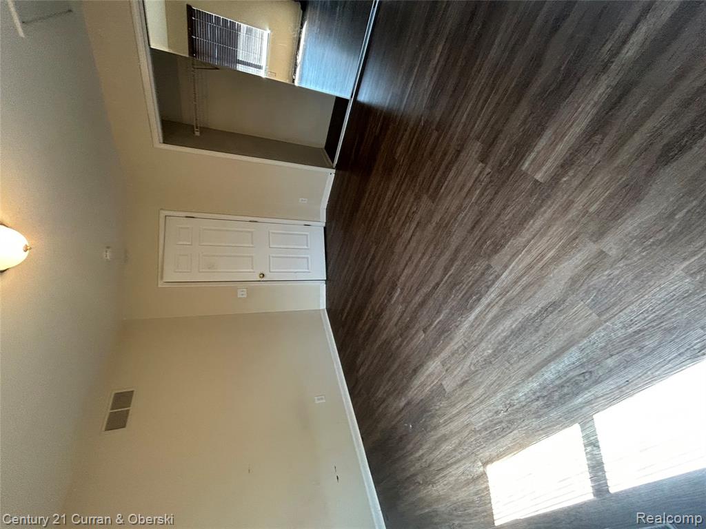 183 Legacy Park Circle, Dearborn Heights, MI 48127 — Photo 12