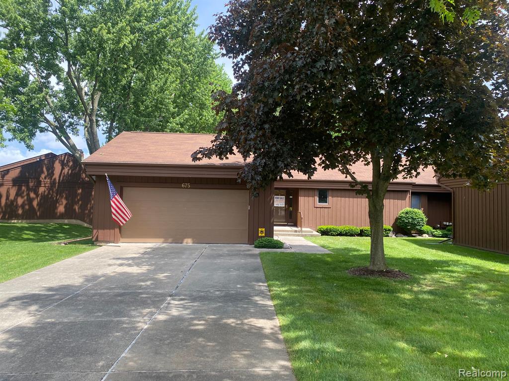 675 Applegate Lane, 4, Grand Blanc, MI 48439 — front exterior
