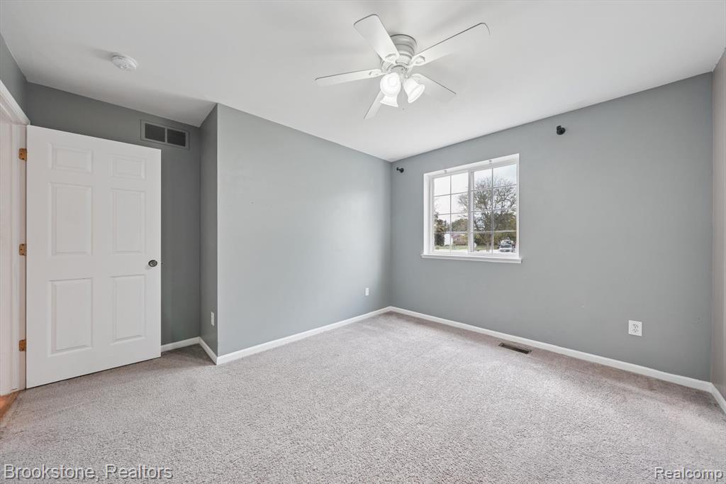 9088 Posey Drive, Whitmore Lake, MI 48189 — Photo 28