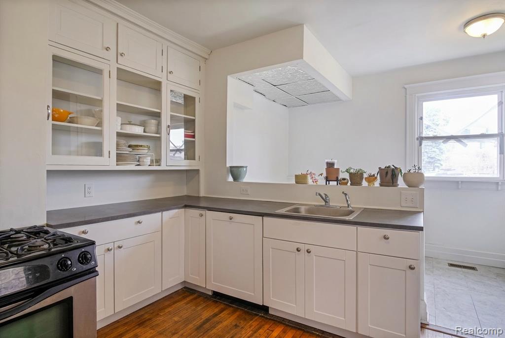 4746 Chopin Street, Detroit, MI 48210 — Photo 9