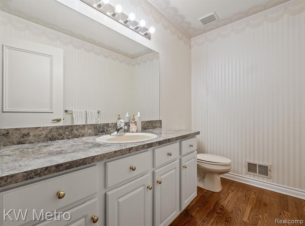 3953 Lake Forest Drive, Sterling Heights, MI 48314 — Photo 35