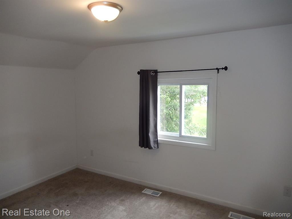 21067 WESTVIEW Avenue, Ferndale, MI 48220 — Photo 10