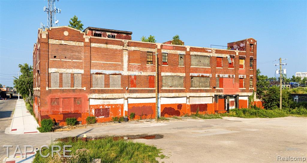 600 E Milwaukee Street - Photo 2
