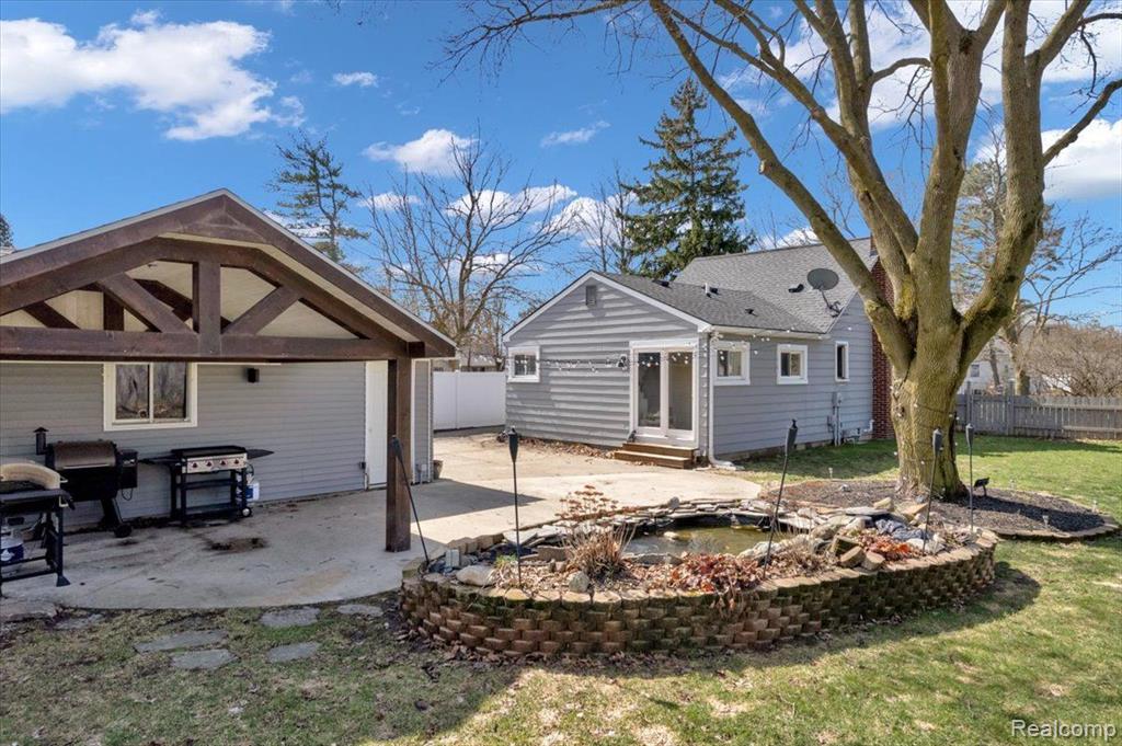 895 GLASPIE Road, Oxford, MI 48371 — Photo 9
