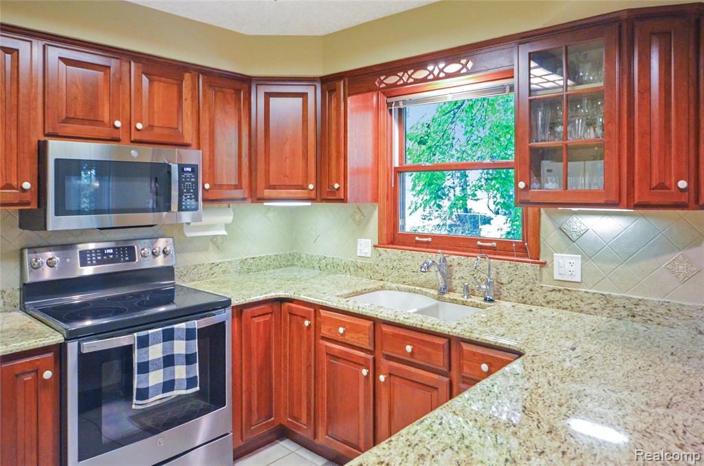 53645 Lambeth Court, Shelby Twp, MI 48316 — Photo 25