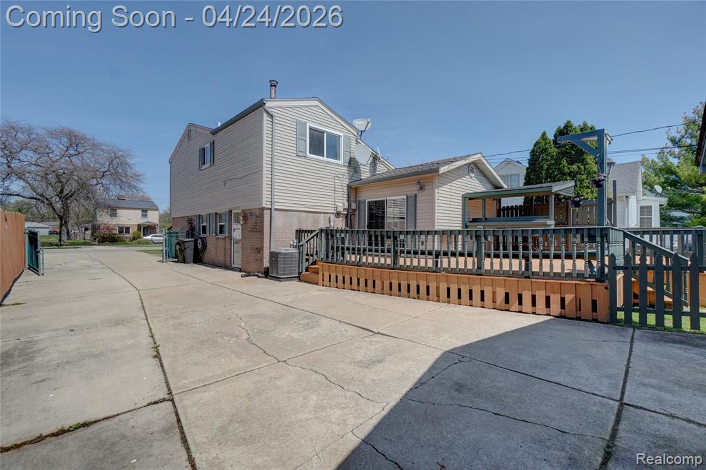 22520 E 13 Mile Road, Saint Clair Shores, MI 48082 — Photo 36