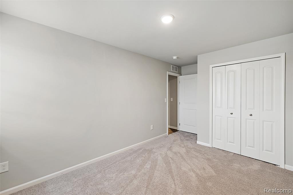 51394 Tides Drive, Chesterfield, MI — Photo 29