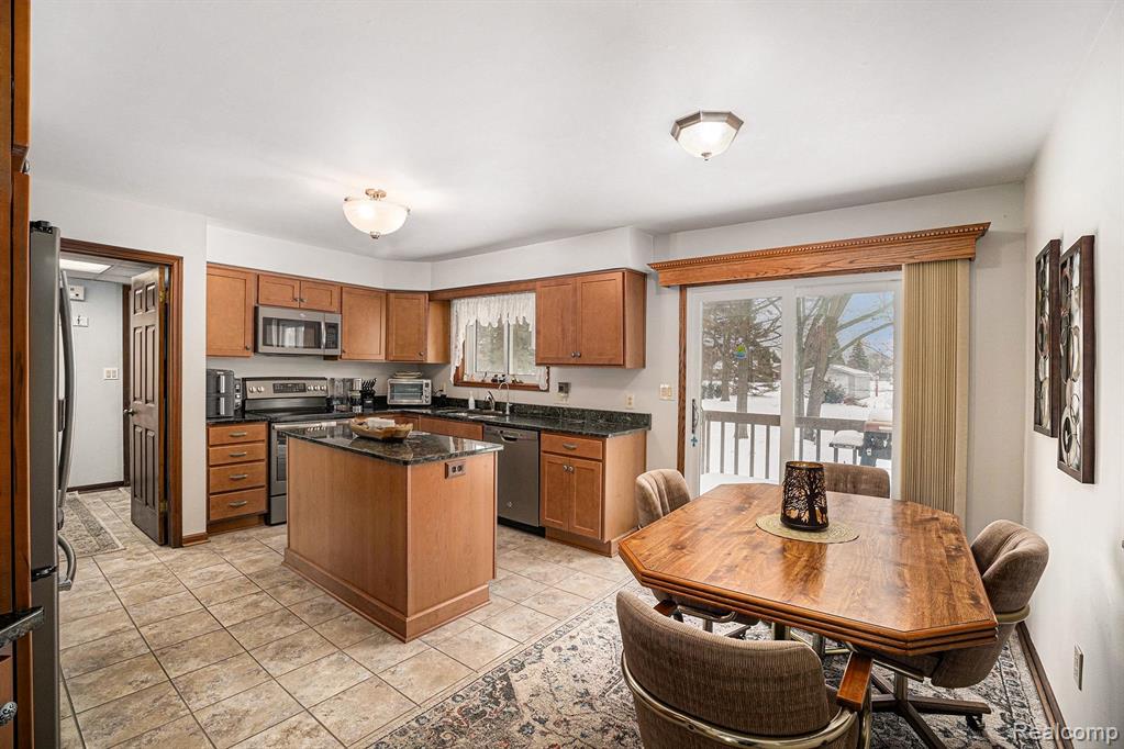 9213 Apple Orchard Drive, Fenton, MI 48430 — Photo 4