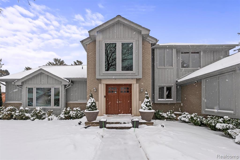 4926 Oak River Drive, Troy, MI 48098 — Photo 2