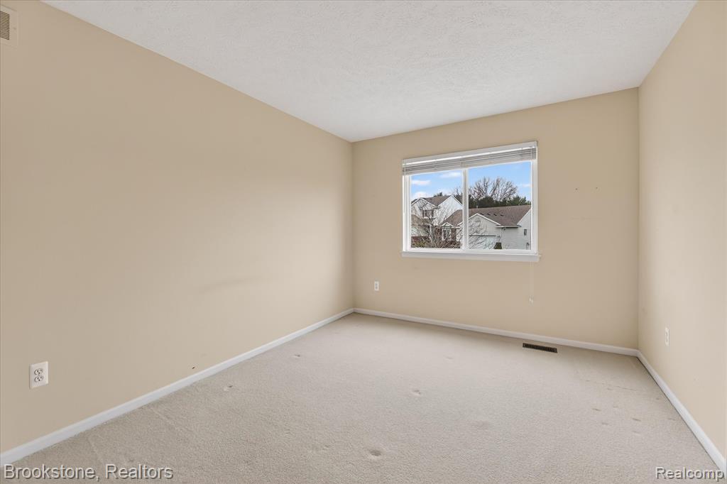 986 Spirea, 44, Howell, MI 48843 — Photo 23