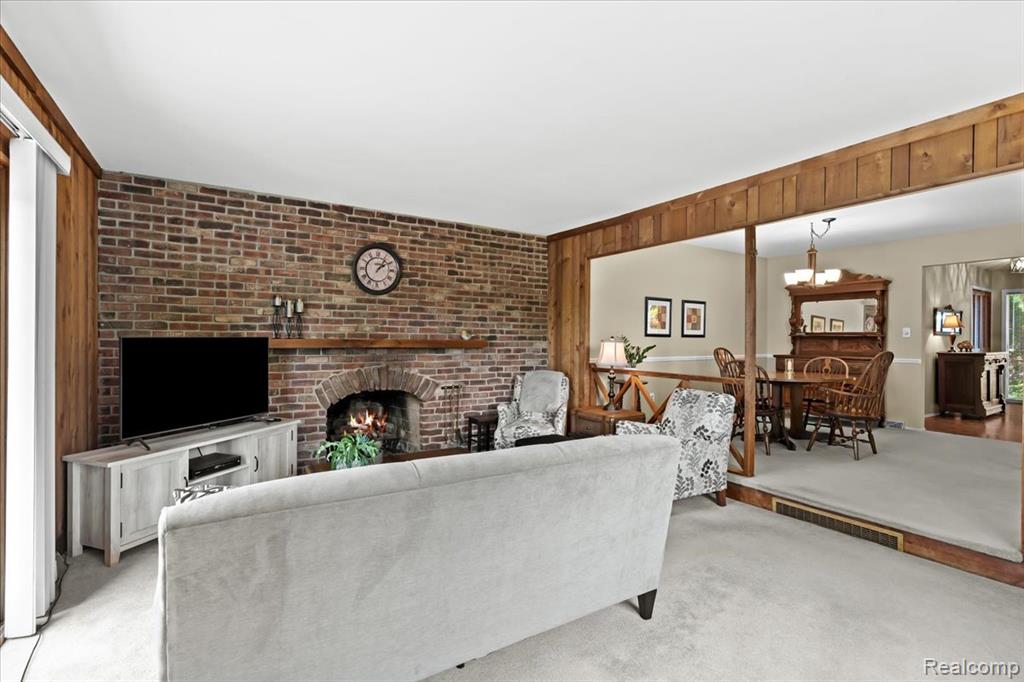 8876 Sandy Crest Drive, White Lake, MI — Photo 10