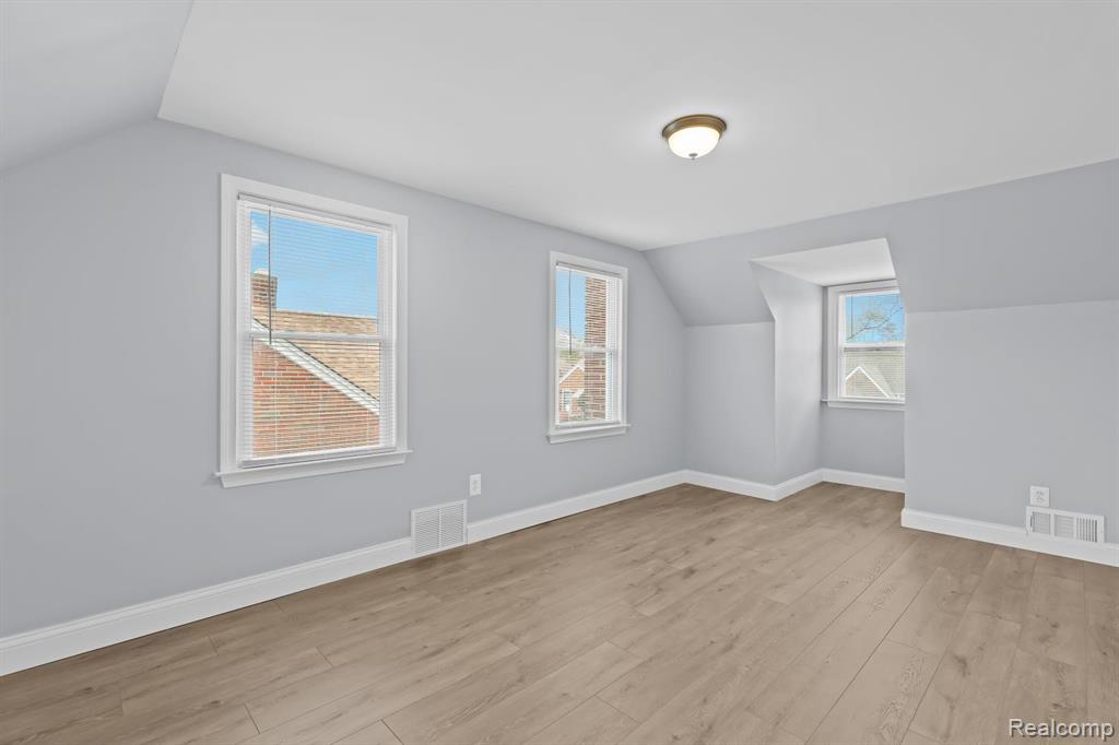 18935 Mansfield Street, Detroit, MI 48235 — Photo 24