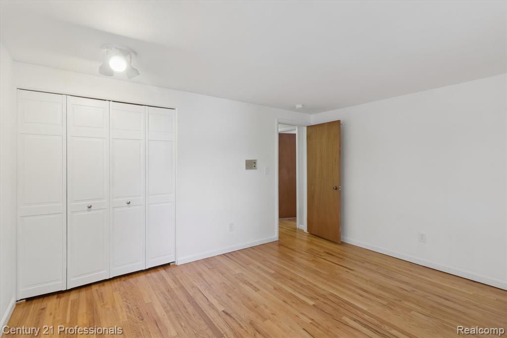910 Jeffrey Drive, Northville, MI 48167 — Photo 40