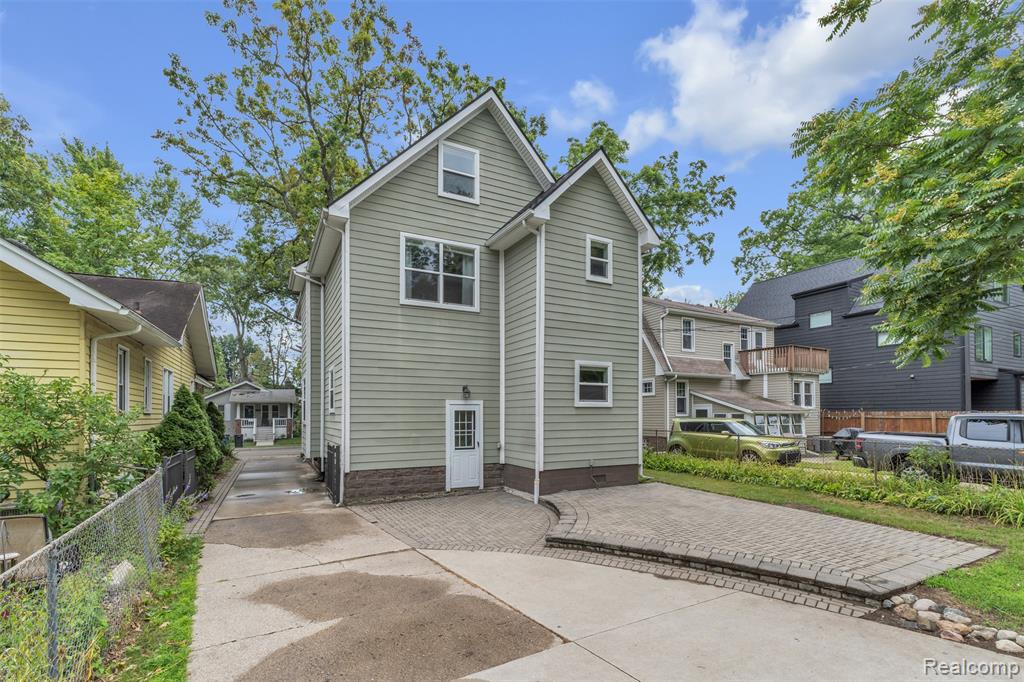 715 Gardenia Avenue, Royal Oak, MI 48067 — Photo 45