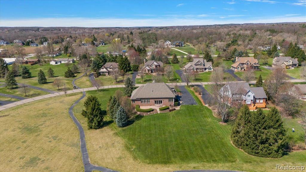 8449 S SHORE Drive, Clarkston, MI 48348 — Photo 60