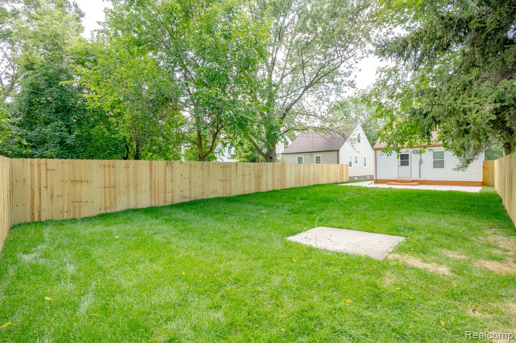 8068 Patton Street, Detroit, MI 48228 — Photo 39