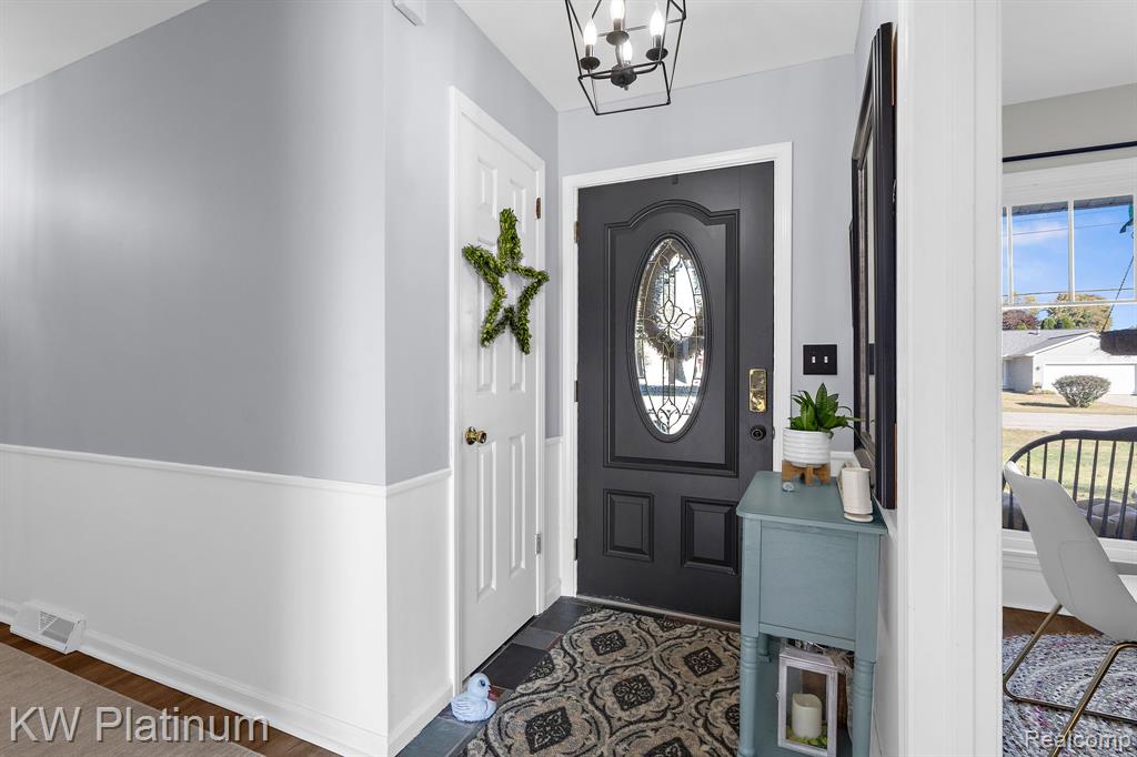 3269 Lake Drive, Fort Gratiot, MI 48059 — Photo 2
