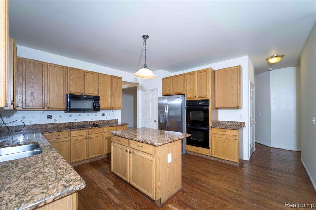 6169 Valley View Drive, Canton, MI 48187 — Photo 8