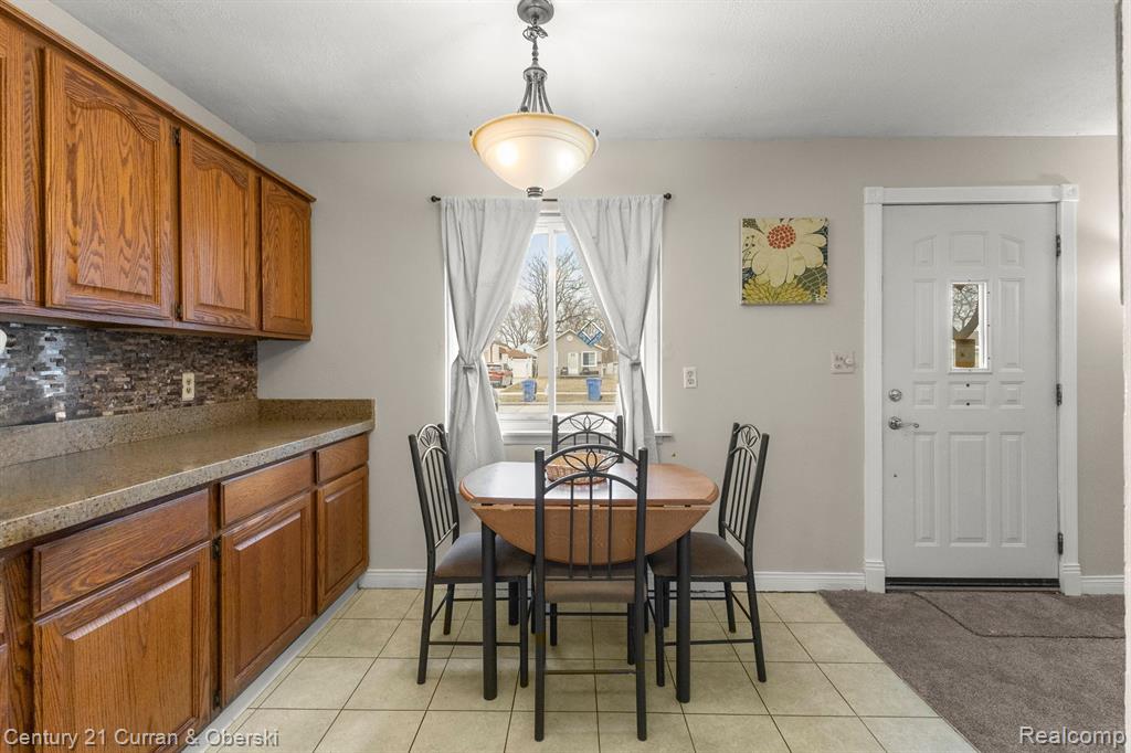 4928 RAYMOND Avenue, Dearborn Heights, MI 48125 — Photo 15