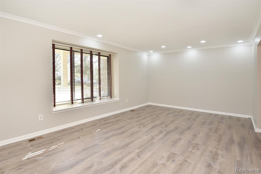 24945 SARAH FLYNN, Novi, MI — Photo 5
