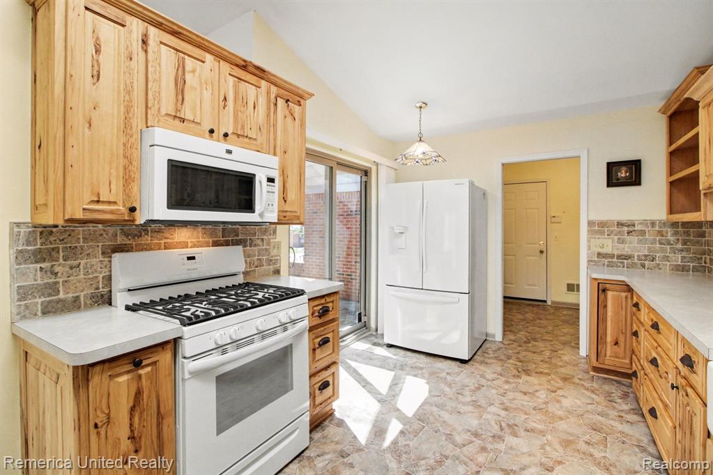 7184 Westchester Road, 125, West Bloomfield, MI — Photo 11