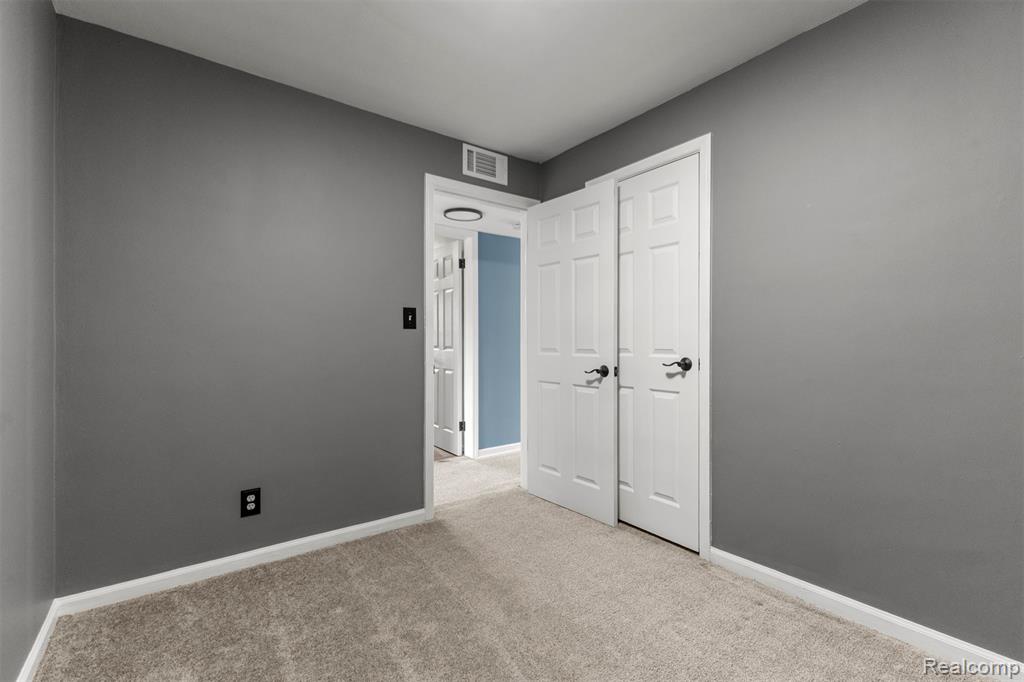 4976 Weddell Street, Dearborn Heights, MI 48125 — Photo 21