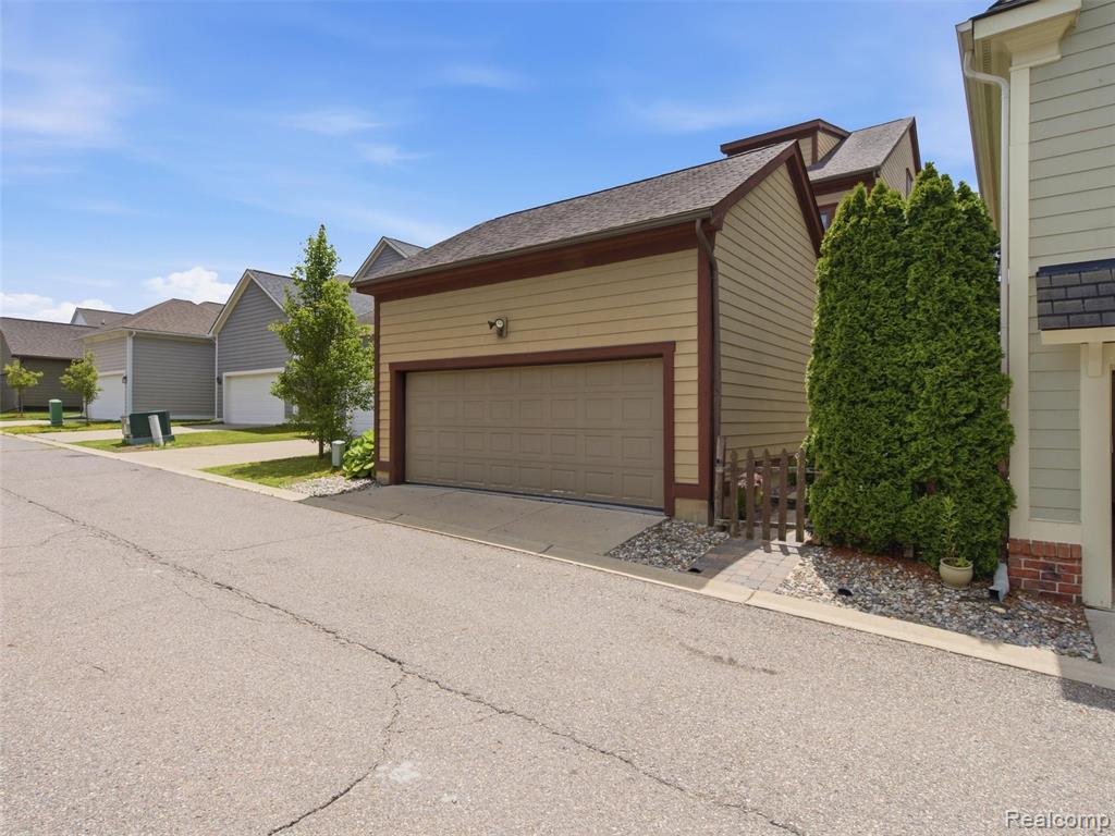 3875 Andover Avenue, Auburn Hills, MI 48326 — Photo 34