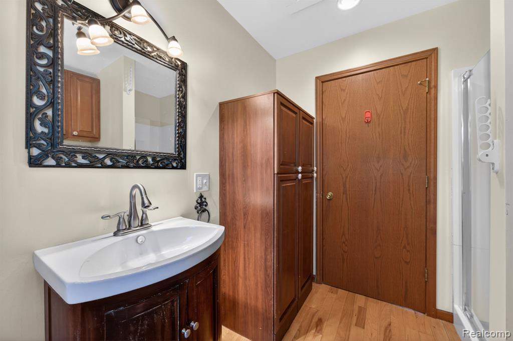 9353 Hill Road, Swartz Creek, MI 48473 — Photo 21