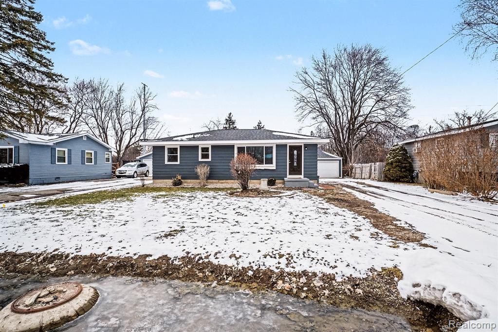 4223 KEENE Drive, Grand Blanc, MI 48439 — front exterior