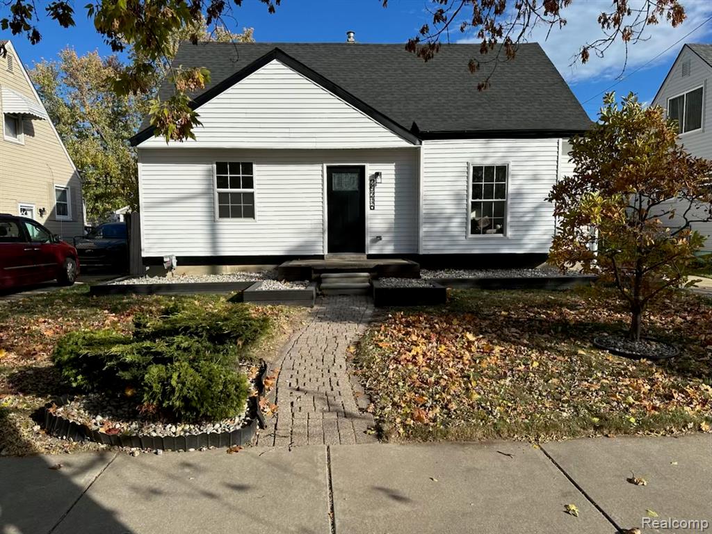 25216 Hayes Road, Roseville, MI 48066 — front exterior