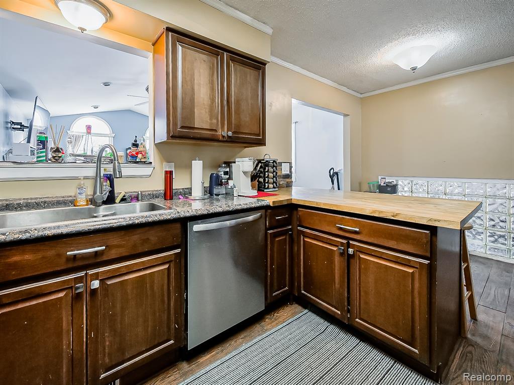 819 Woodingham Avenue, Waterford, MI 48328 — Photo 7