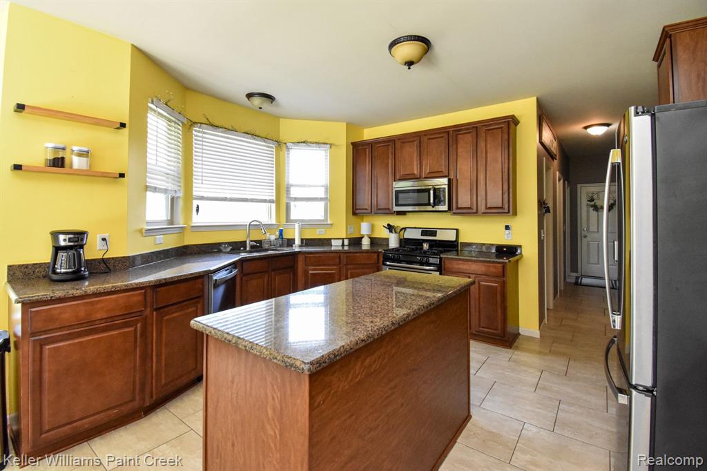 51405 CAROLINE Drive, Chesterfield, MI 48047 — Photo 18