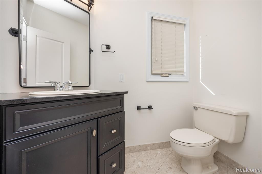 4695 Maura Lane, West Bloomfield, MI 48323 — Photo 22
