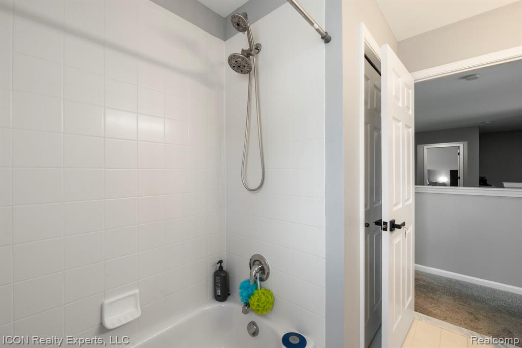 884 Grandview Drive, Commerce Twp, MI 48390 — Photo 33