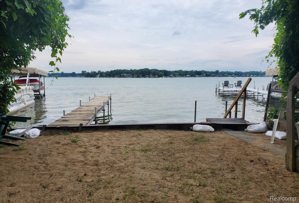 7377 Cooley Lake Road, West Bloomfield, MI 48324 — Photo 49
