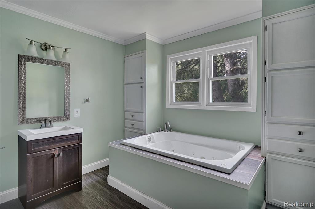 2476 Vandekarr Road, Owosso, MI 48867 — Photo 19